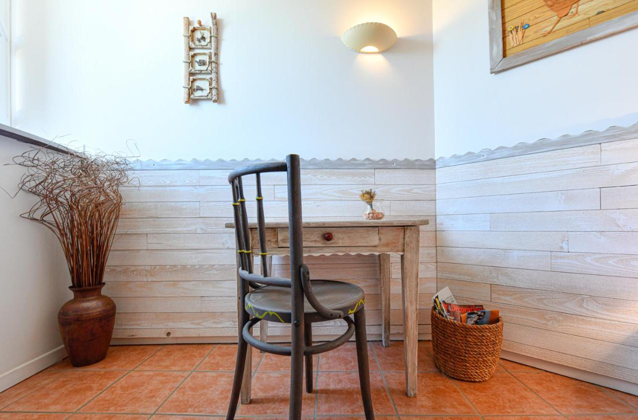 Lasseube La Ferme Dague Bed & Breakfast エクステリア 写真